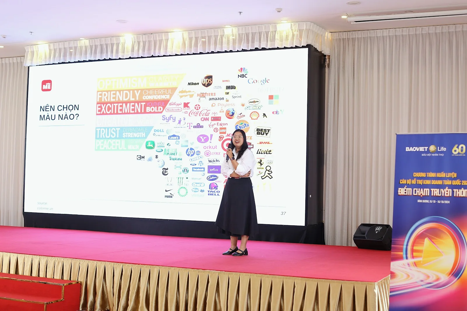 Lớp Canva tại hội trường doanh nghiệp