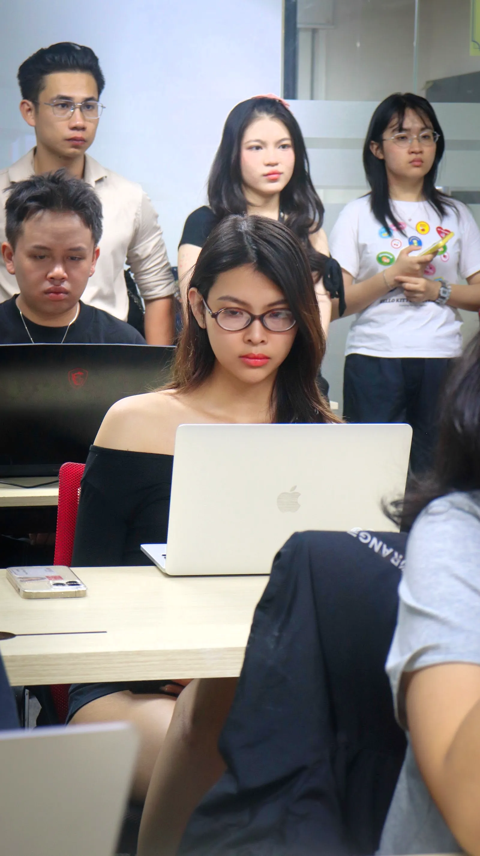 Cả lớp cùng thực hành