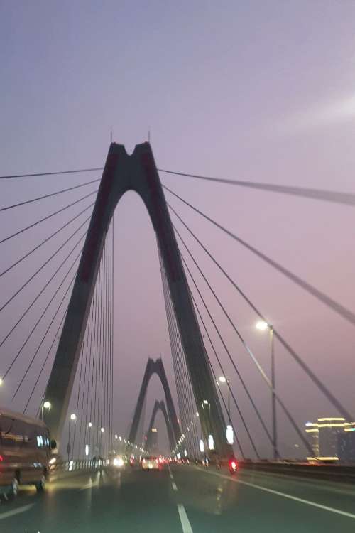 cầu nhật tân
