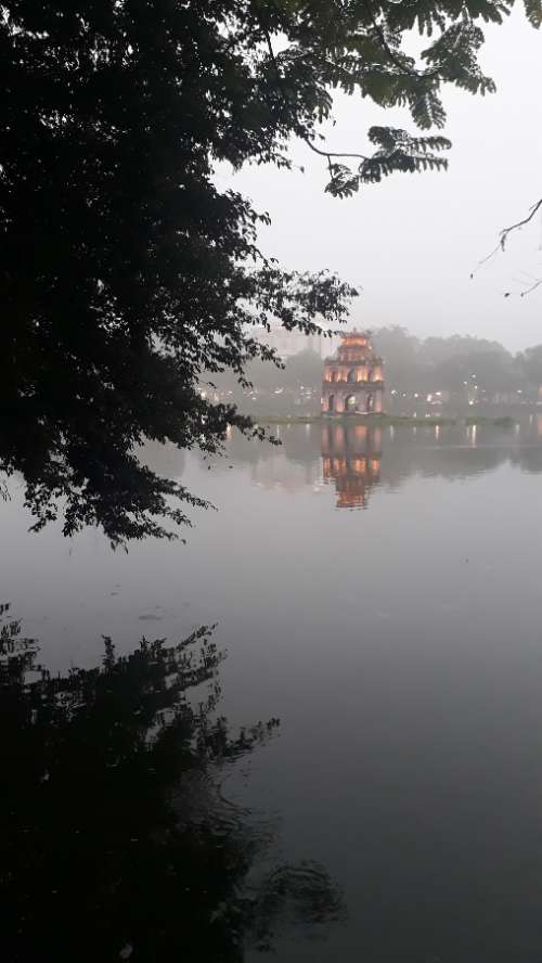 Thân quen Hanoi