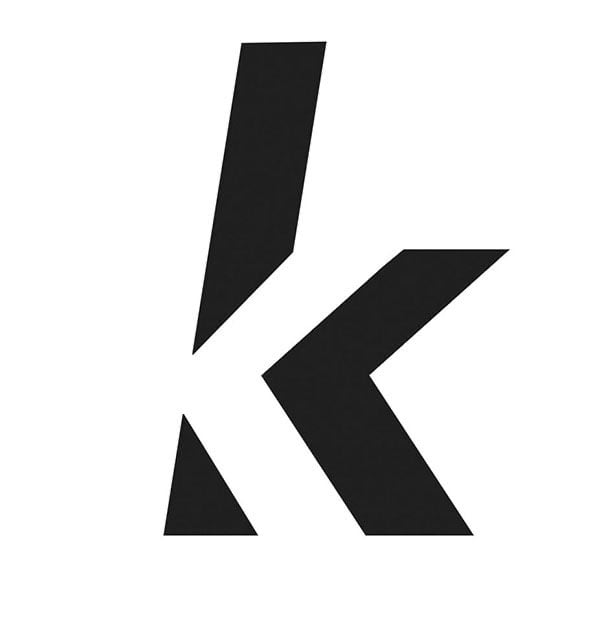 Monogram chữ k thường màu đen, nét đứng bị cắt chéo bởi khoảng trắng song song với nét chéo trên
