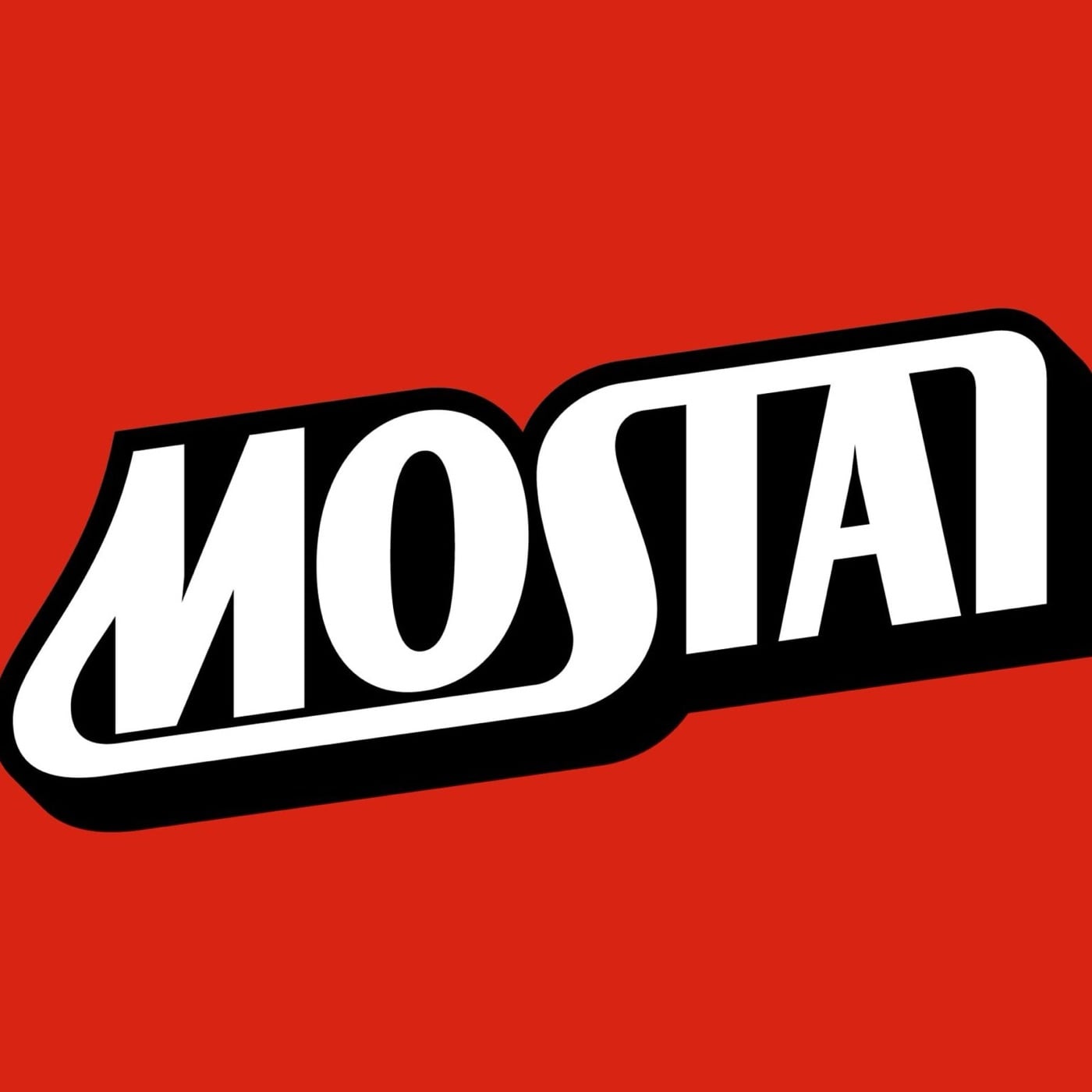 Logo chữ MOSTAI màu trắng viền đen, nét chữ đậm nghiêng và chữ M kéo dài, đặt trên nền đỏ cà chua
