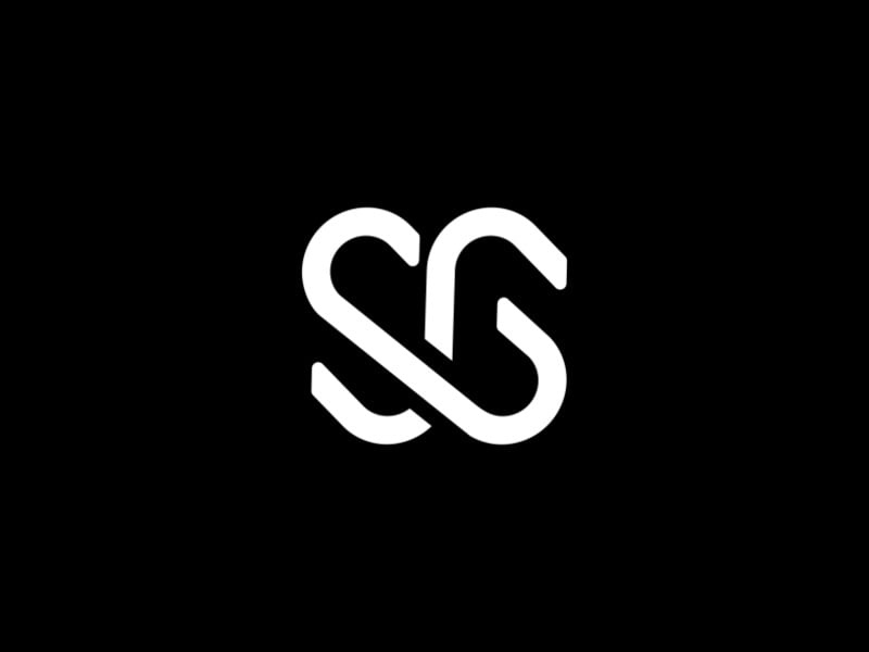 Logo SG của Designwithrae®: chữ S và G trắng nét đều nối liền bằng một nét chéo trên nền đen