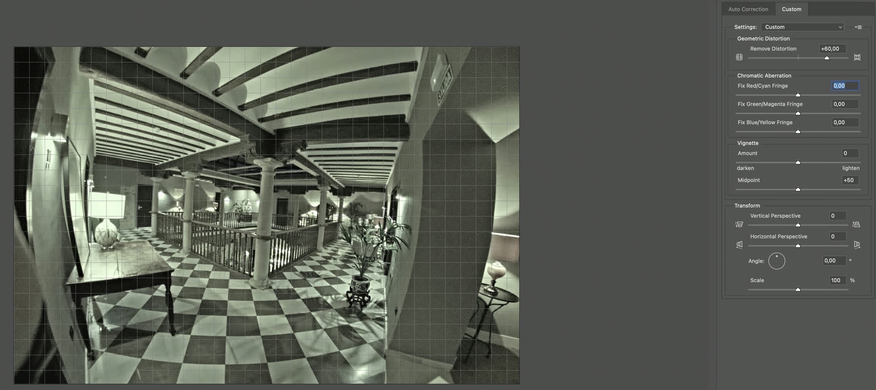 Hộp Lens Correction trong Photoshop, tab Custom, Remove Distortion +60 với Show Grid bật