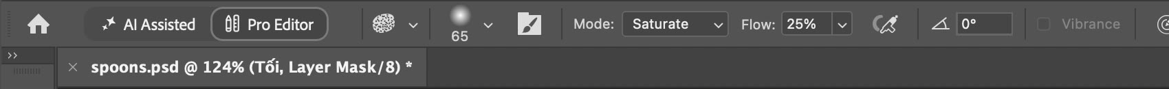 Thanh Options của Sponge Tool trong Photoshop 2026: Mode Saturate, Flow 25%