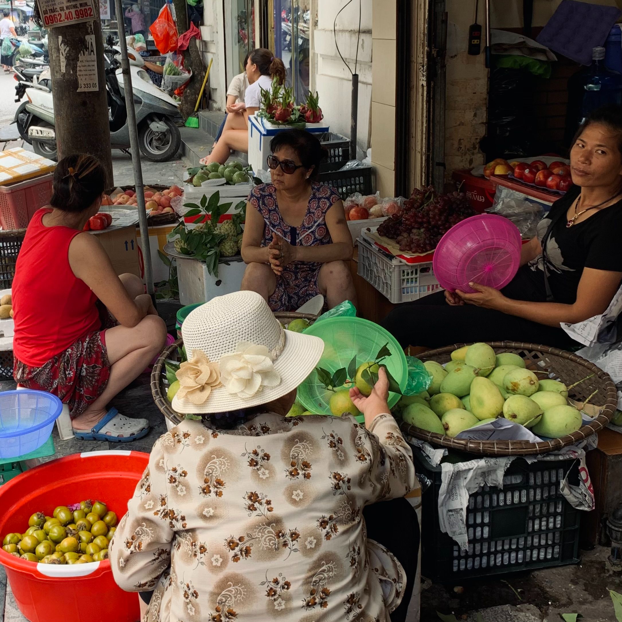 một buổi "đi chơi riêng" với bà nội