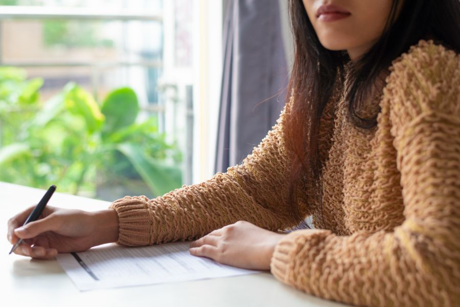 Điền thông tin cơ bản về bản thân để tạo CV ghi điểm với nhà tuyển dụng