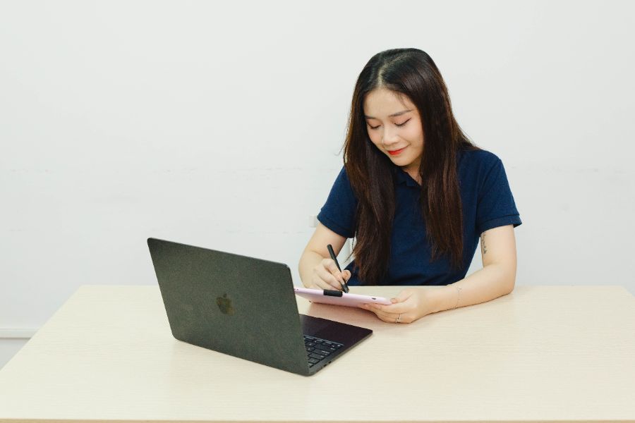 Học Thiết Kế Đồ Hoạ Thì Lựa Chọn Laptop Gì? Cẩm Nang Lựa Chọn Laptop Dành Cho Designer Từ A Đến Z