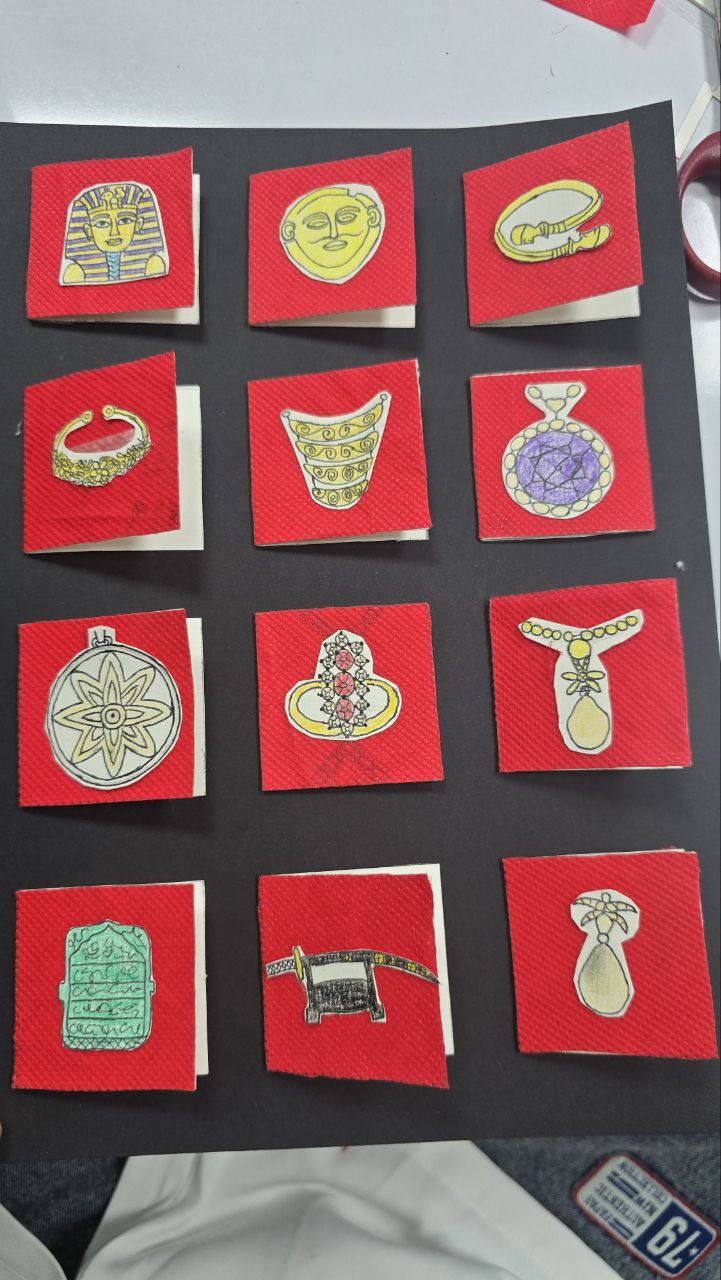 12 món đồ cổ đắt giá