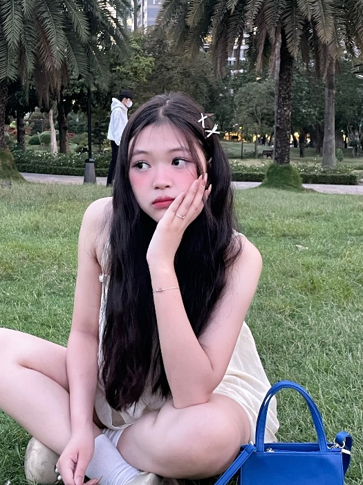 MẮT BIẾC
