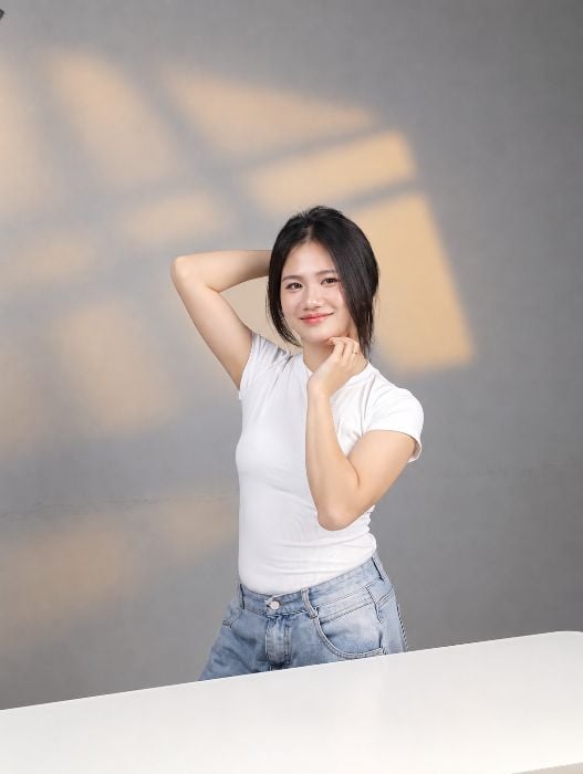 PT 142.1_Dang Kim Thanh_Co gai ben o cua