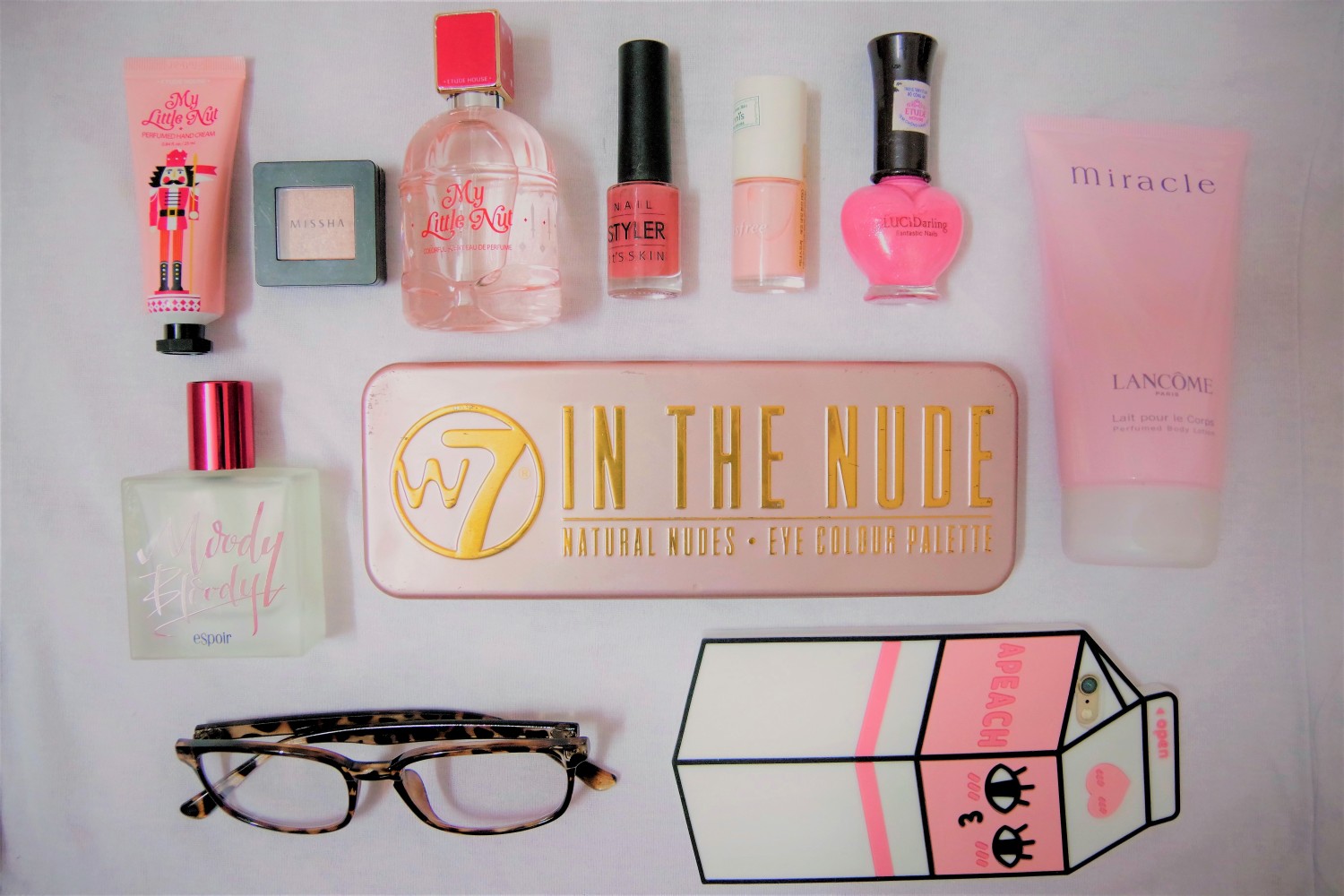 Lớp PT21.2_Chụp Flatlay