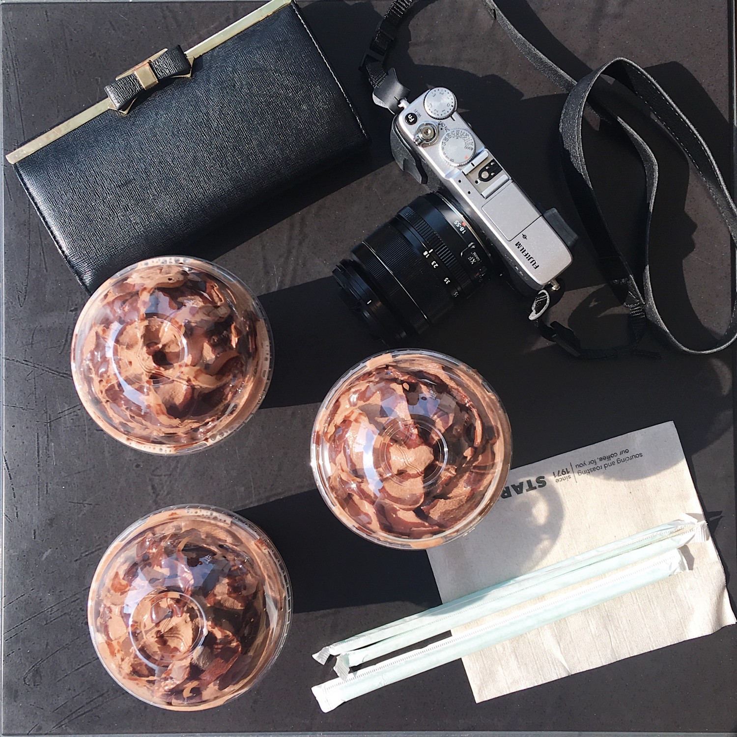 Flatlay nộp muộn.