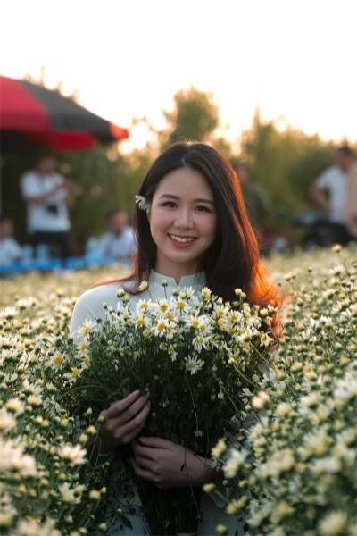 Gia Bach (còn ảnh ở dưới ạ)