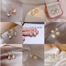 Top 10 những mẫu nhẫn vàng trắng nữ được yêu thích nhất - Sự sang trọng và thanh lịch lên ngôi
