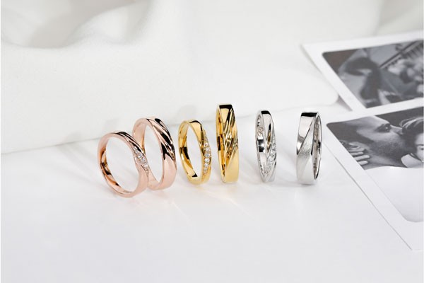 Nhẫn cầu hôn ra đời từ khi nào? Tại sao nhẫn cầu hôn thường là nhẫn kim cương?